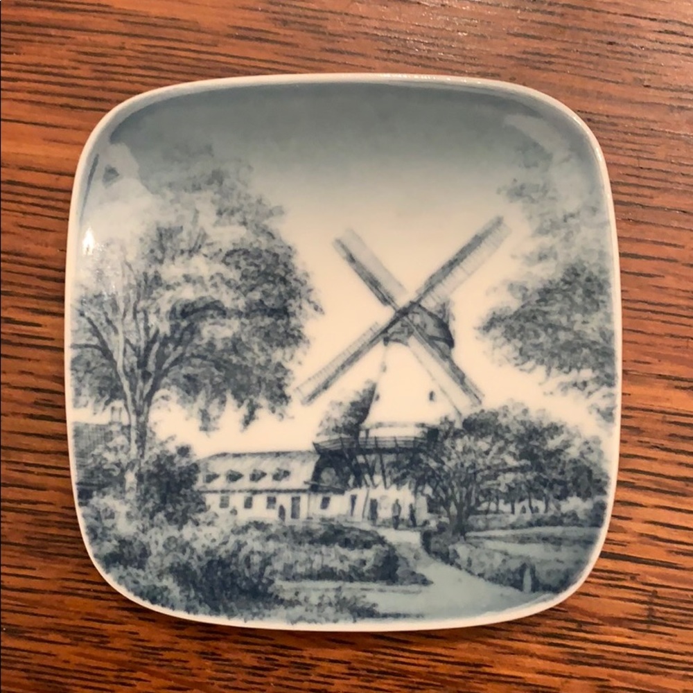 Vintage Copenhagen Porcelain Dybbol Molle plate